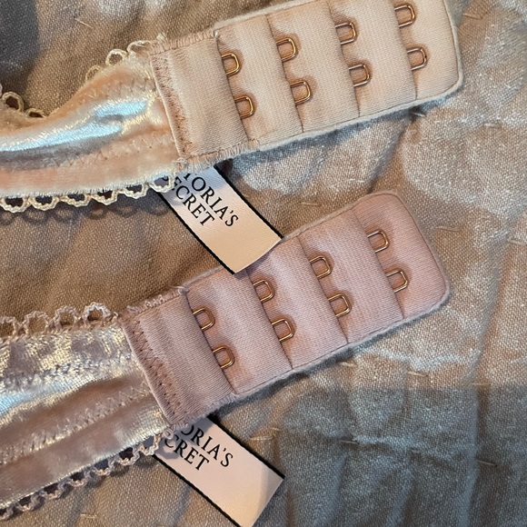 Lot of 32B bras, 5 Victoria’s Secret and one Adore Me, excellent condition - Picture 4 of 6